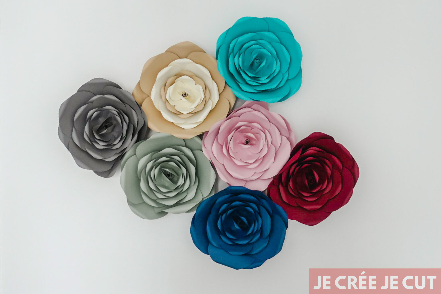 La fleur géante 3D en papier facile a réaliser - Je Crée Je Cut