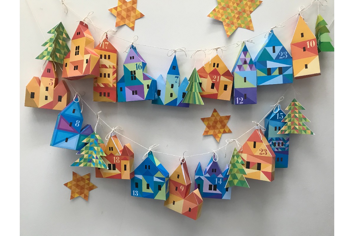 Guirlande de petites maisons de l’Avent à suspendre, découpe Cricut